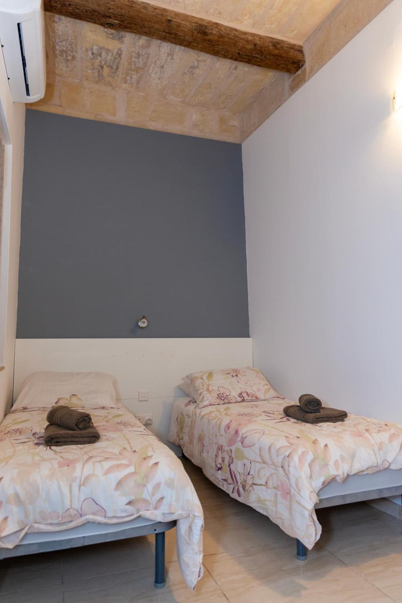 Great Siege Apartment Isla Extérieur photo