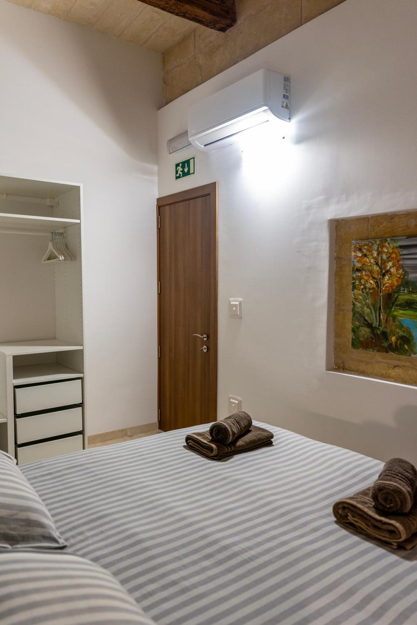 Great Siege Apartment Isla Extérieur photo